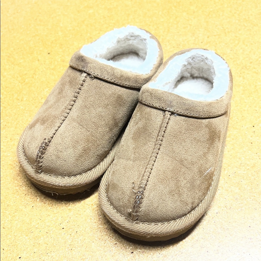UGG Tan Kids Slippers